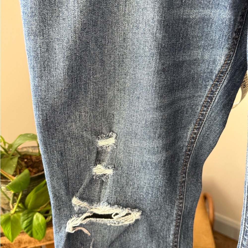 Old Navy - Sz 12P- Slouchy Distressed Denim | Boyfriend Style |‎ Casual Cool - Picture 8 of 11